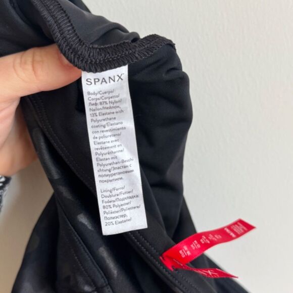 Spanx Faux Leather Camo Leggings - Black | Size M - Picture 8 of 9